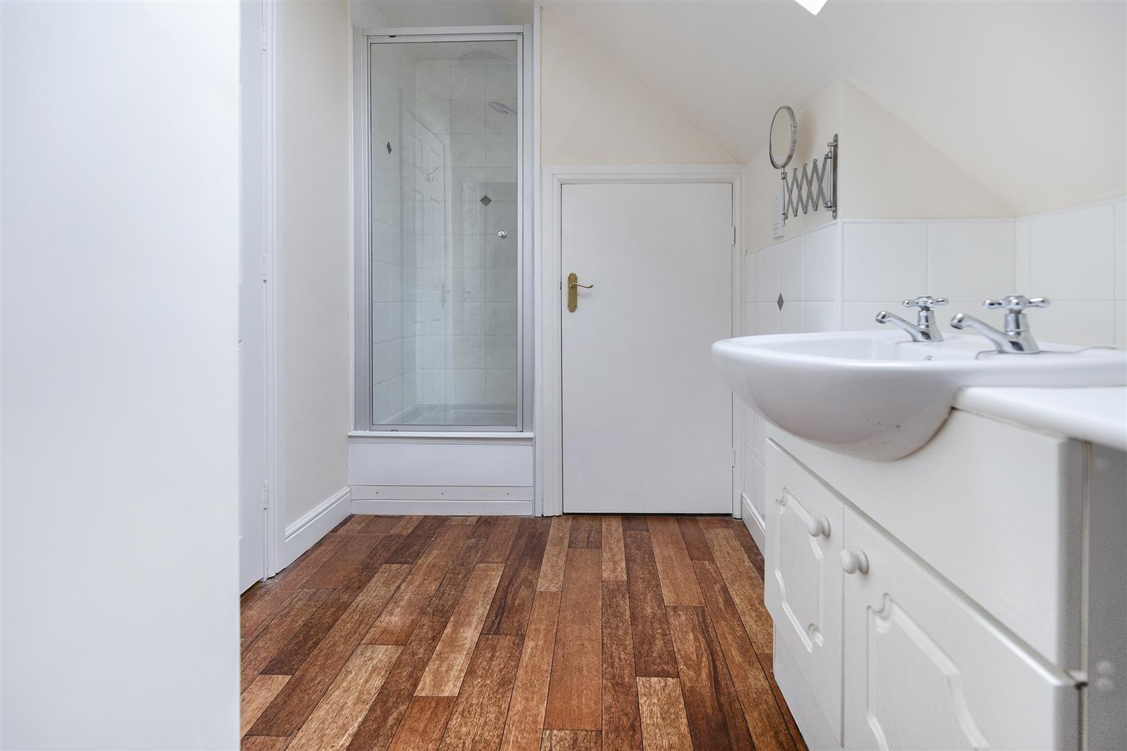 36, Moorcroft, Ossett Richard Kendall Estate Agent